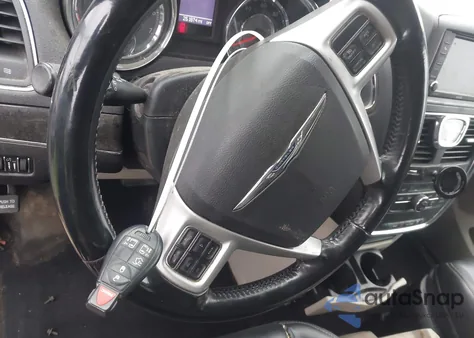 2015 Chrysler Town & Country Touring из США, поврежденный, VIN 2C4RC1BG8FR617384